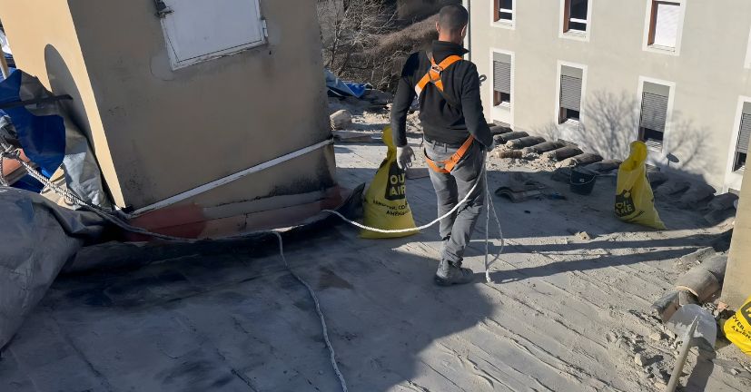 Intervention urgence fuite de toit à Avignon