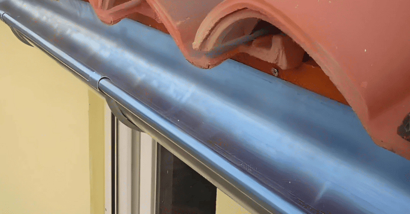 Pose de gouttière en zinc à Avignon Pose de gouttière en zinc à Avignon