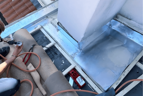 Pose et réparation de pied de cheminée à Avignon (84) Pose et réparation de pied de cheminée à Avignon (84)