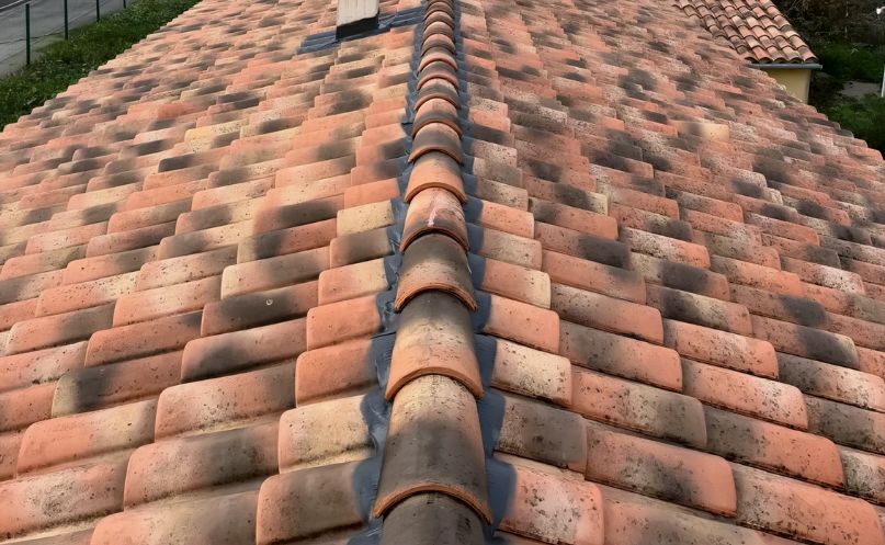 Réparation faitage à Avignon Réparation de faîtage par un couvreur à Avignon