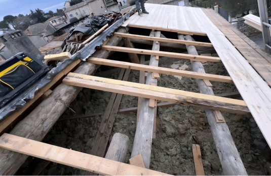 Travaux de charpente à Sorgues Réalisation de travaux de charpente par un charpentier couvreur à Sorgues