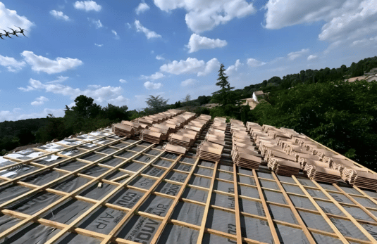 Travaux de toiture à Carpentras Réalisation de travaux de toiture par un couvreur à Carpentras