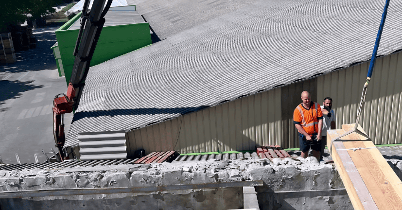 installation planche de rive en zinc à avignon charpente avignon